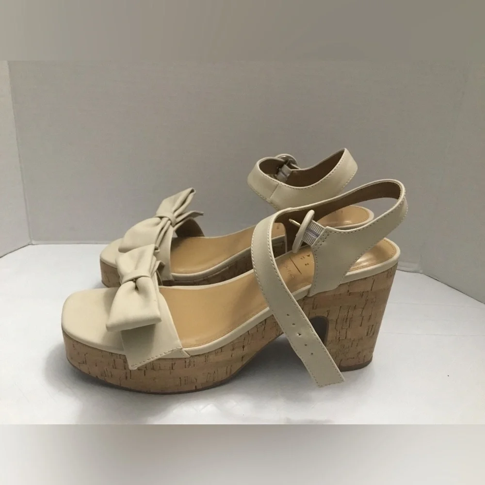 LC Lauren Conrad stylish platform